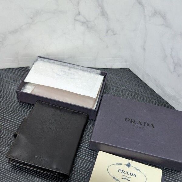 PRADA 未使用 長期保管品 レザーカードケース 名刺入れ