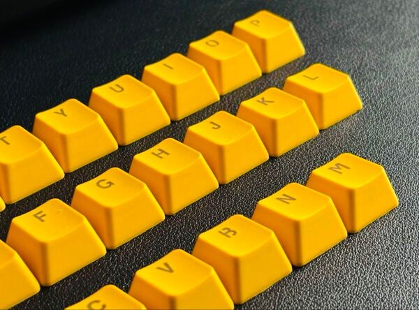 イエロー PBT キーキャップ QWERTY OEMプロファイル