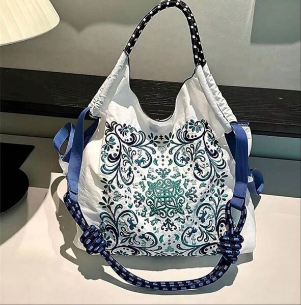 ショルダーベルト付 エコバッグ トートバッグ 花柄 白 大容量 刺繍 ペイズリー柄 人気 可愛い オシャレ 夏 海