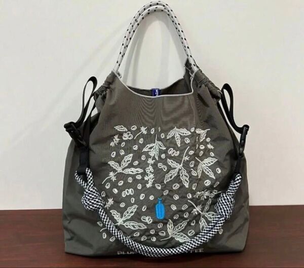 ショルダーベルト付 2WAY トートバッグ ハンドバッグ エコバッグ グレー ブルーボトルコーヒー 刺繍 人気 可愛い ナイロン