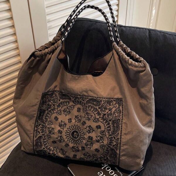トートバッグ エコバッグ バンダナ柄 大容量 ハンドバッグ ナイロン 刺繍 スヌーピー 可愛い 人気 マザーズバッグ まま 夏