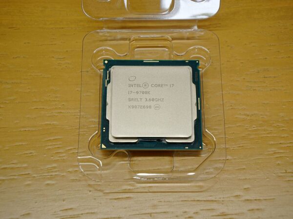 Intel Core i7 9700K 動作確認済み