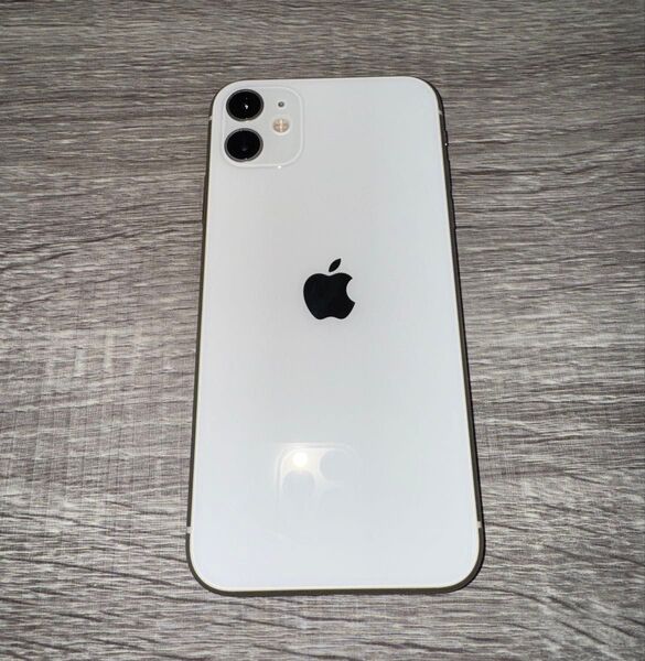 iPhone11 64GB 完動品 SIMフリー バッテリー81% 美品