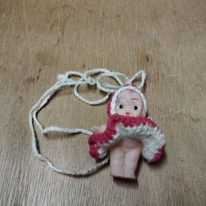 小さな人形ペンダント
