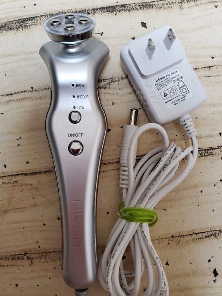 リベラータ ララルーチュ RF 美顔器