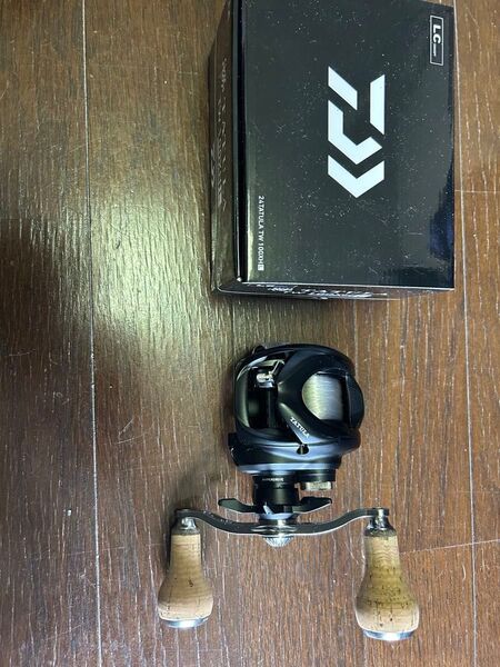 ダイワ 24タトゥーラTW 100xhl ゴメクサスハンドル100ミリ