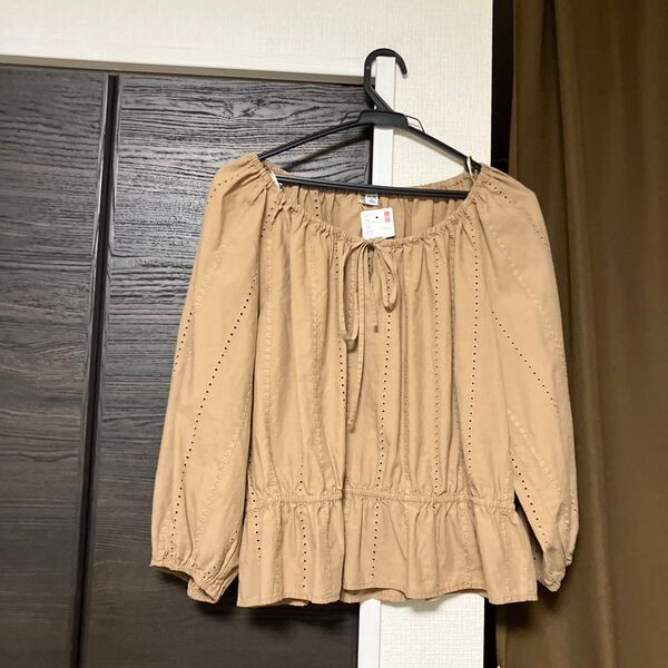 新品未使用タグ付きエンブロイダリー七分袖ブラウスUNIQLOユニクロXLサイズゆったり