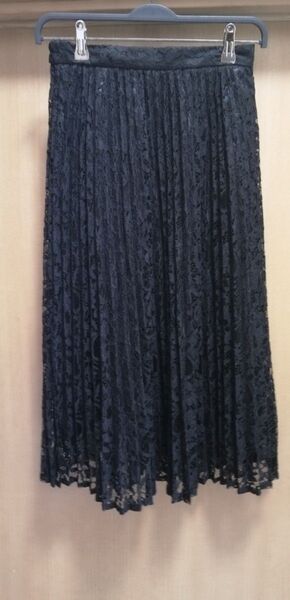 美品 GU レースプリーツスカート Mサイズ 黒色