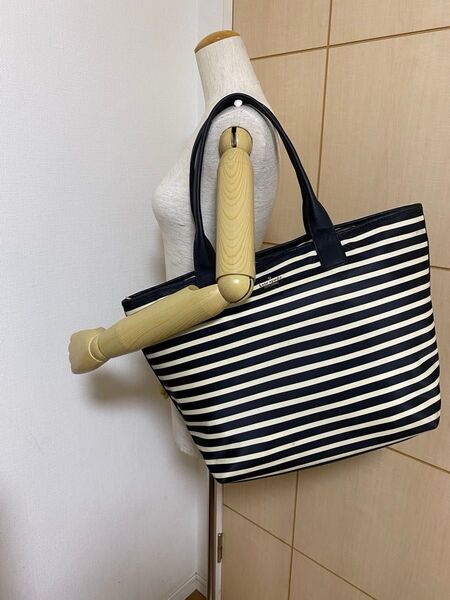 Kate Spade NEW YORK ストライプ トートバッグ ショルダーバッグ ハンドル牛革 お洒落 大容量