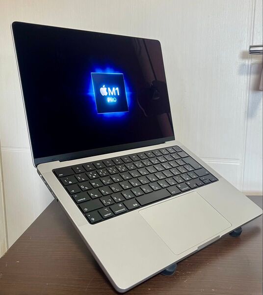 完動品・良品 MacBook Pro 14インチ M1PRO 8コアCPU 14コアGPU 16GB 512GB Apple