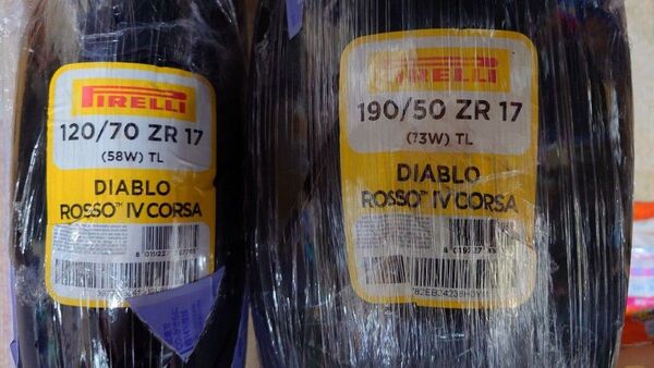 PIRELLI DIABLO ROSSOⅣCORSA 120/70ZR17 190/50ZR17 前後セット
