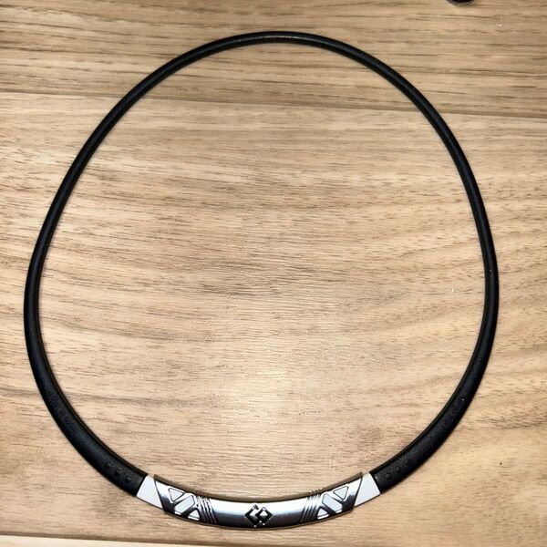 コラントッテ Colantotte 磁気ネックレス スポーツネックレス ブラック ラスト一点