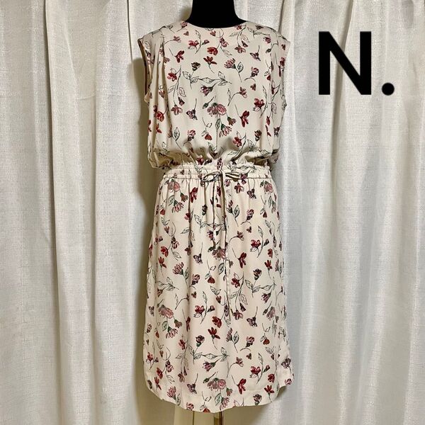 N. Natural Beauty Basic Matte 花柄ワンピース ノースリーブ