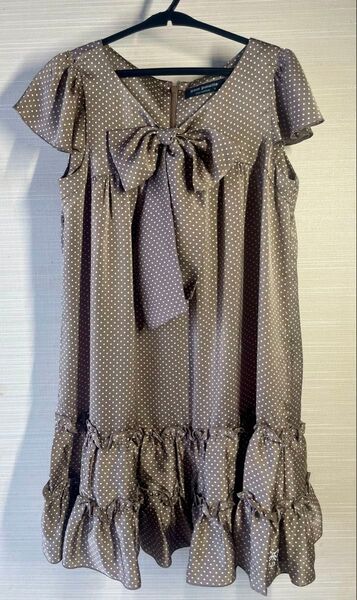 ポンポネット ドット柄ワンピース ブラウン S (140cm) 女の子
