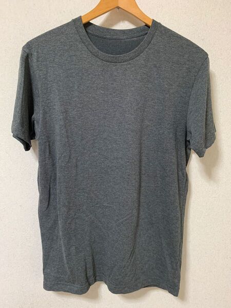 ユニクロ UNIQLO ドライカラークルーネックTシャツ 半袖 ダークグレイ 紳士 S おまけ 靴下