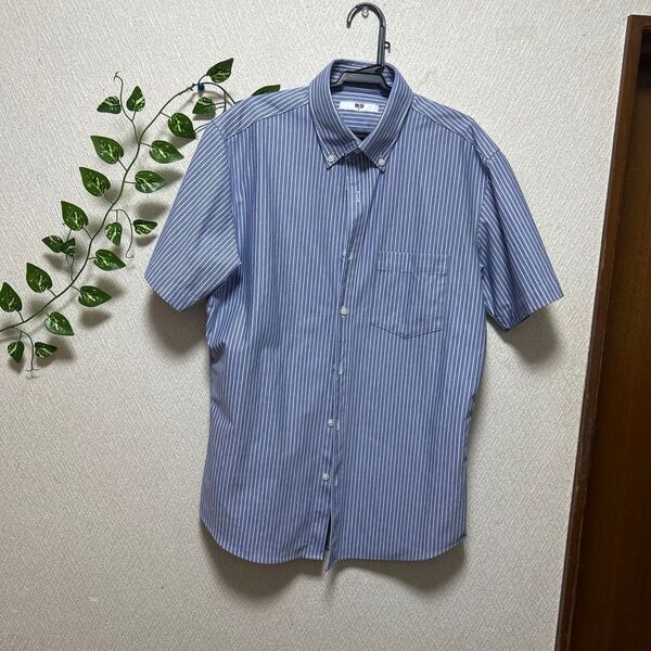 値下げユニクロ 半袖シャツ ストライプ柄 ブルー系 メンズ