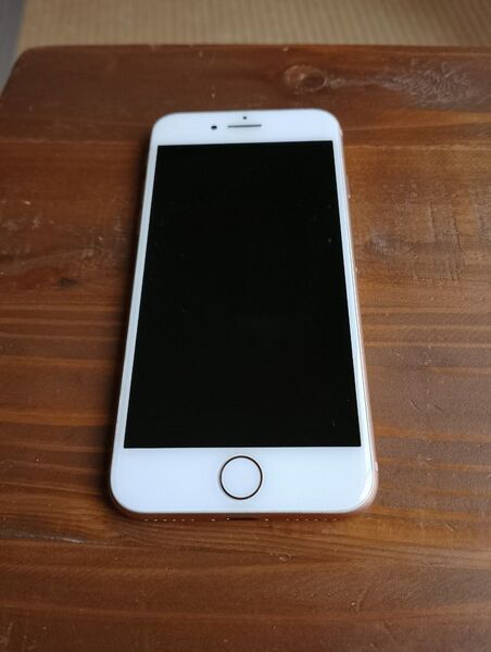 iPhone8 64GB SIMロック無し