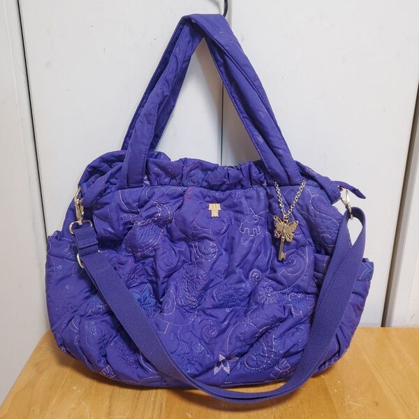 【美品】アナスイ ANNA SUI 2Wayバッグ ショルダーバッグ チャーム付き キルティング