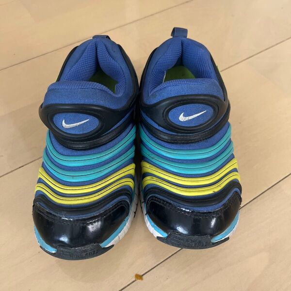 NIKE スニーカー ナイキ ダイナモフリー
