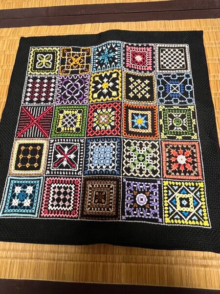 ハンドメイド 刺繍クッションカバー マルチカラー