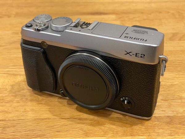 FUJIFILM X-E2 ボディ シルバー