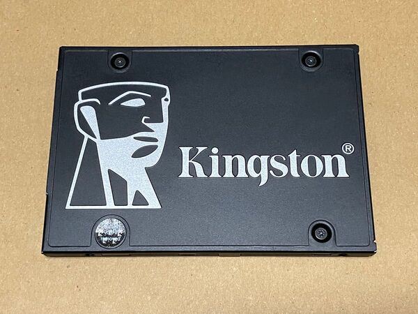 Kingston SSD KC600 2048GB 2TB 2.5インチ SATA 3D TLC NAND採用