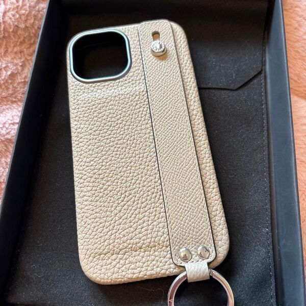 ボナベンチュラ ハンドル付きバックカバー iPhone15ケース グレージュ