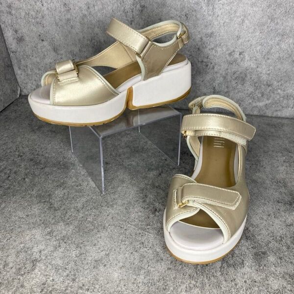 美品 fitfit フィットフィット サンダル 厚底 ベルト シャンパン コンフォート シューズ 3E 幅広