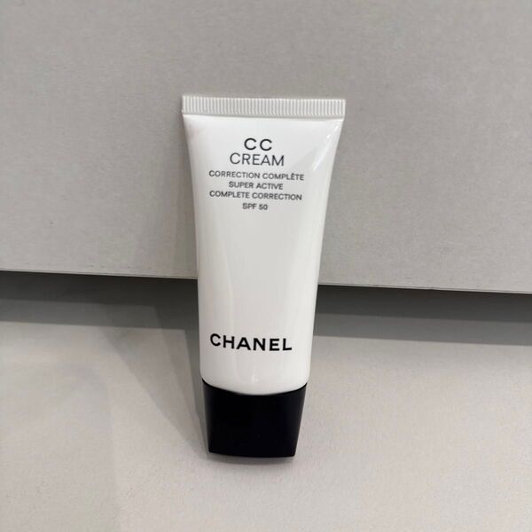 大人気入手困難 CHANEL スキンケアCC クリーム 日やけ止め乳液/メークアップベースSPF 50/PA+++