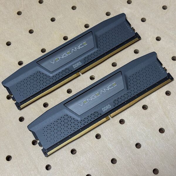 Corsair VENGEANCE 64GB(32GBx2) DDR5-5600MHz CMK64GX5M2B5600Z40