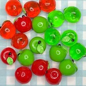 NO.257 ミニチュア デコパーツ りんご・小 1個32円 (大もあります:1個60円)
