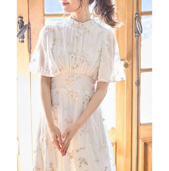 ■最終価格《tocco closet》フラワー刺繍ドットフレアスリーブシャーリングネックワンピース