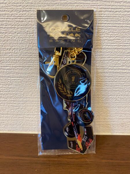 新品未開封 完売品 F1 レッドブル マックスフェルスタッペン キーホルダー