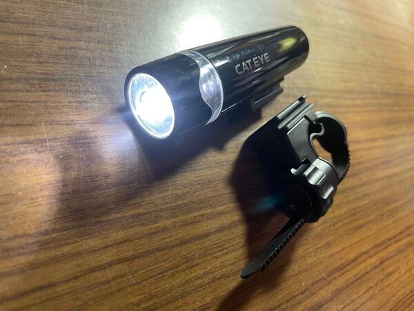 Cateye 400カンデラ 乾電池式コンパクトライト UNO HL-EL010