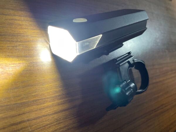 美品 Cateye 500ルーメン 充電式ライト AMPP500