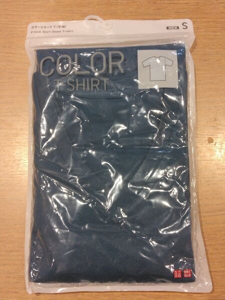 《新品》UNIQLO メンズ カラーVネックT 半袖 Sサイズ ブルー 肌着 インナー アンダーシャツ 紳士物 c120/343
