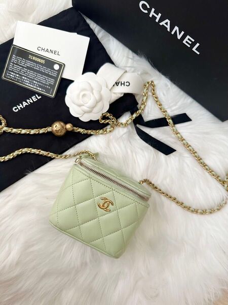 CHANEL シャネル マトラッセ ラムスキン バニティ チェーンショルダー