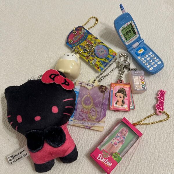 ガチャガチャ ハローキティ たまごっち ラブアンドベリー バービー ガラケー すみっコぐらし ストラップ ぬいぐるみボールチェーン