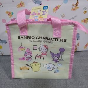 新品 サンリオキャラクター柄保冷保温ランチバック タグ付き 送料込み