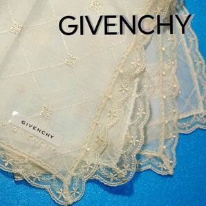 【新品 レア】GIVENCHY ジバンシー 人気の4Gロゴ 総柄 刺繍 レース 44×44 ブランドハンカチ