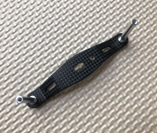ダイワ用 カーボンハンドル 軸間85mm C-1
