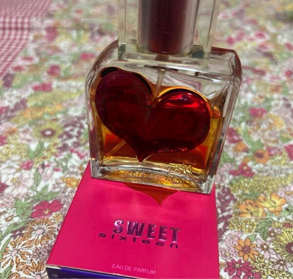SWEET SIXTEEN 香水 ハート型 残量あり 箱あり