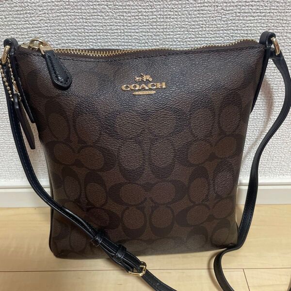 COACHショルダーバッグ シグネチャー斜め掛け 美品
