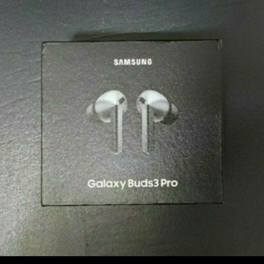 Galaxy Buds3 Pro Silverサムスンの最新ワイヤレスイヤホン、Galaxy Buds3 Proのシルバー