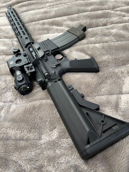 ★VFC KAC SR16E3 Mod2 M-Lok CQB V3 Holy Warrior EOTech EXPS3 ホロサイト