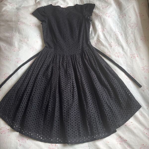 エムズグレイシー 黒地レース柄シンプルワンピース フレンチスリーブ 36 M'S GRACY 春夏用