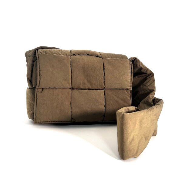 【価格相談可能】美品 BOTTEGA VENETA ボッテガヴェネタ スモール パデッド テック カセット ショルダーバッグ 現行