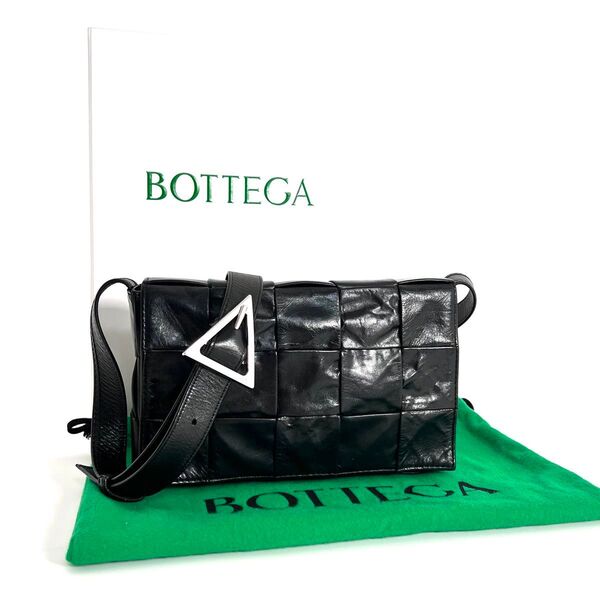【価格相談可能】極美品 BOTTEGA VENETA ボッテガヴェネタ カセット ミディアム ショルダーバッグ 黒 クロスボディ