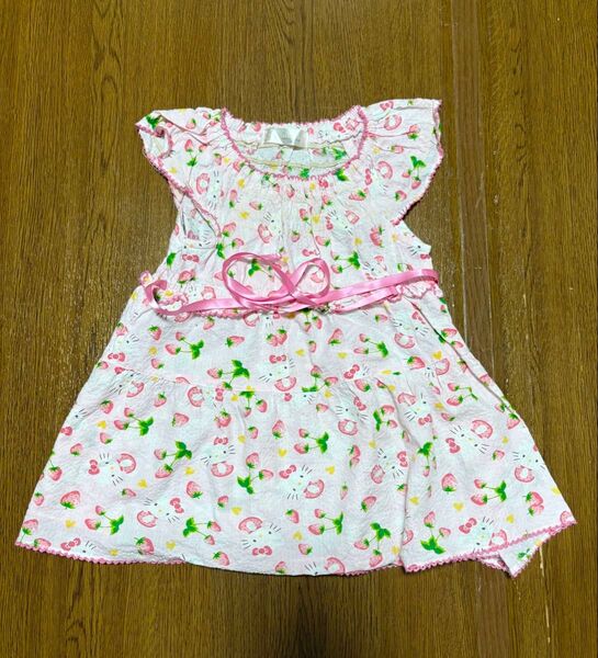 【ハローキティ 95cm】イチゴ柄 ワンピース ベビー服 サンリオ sanrio