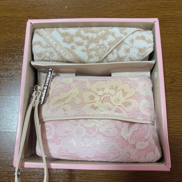 【未使用★訳あり】PIERRE BALMAIN タオルハンカチ&ポーチ 2個セット